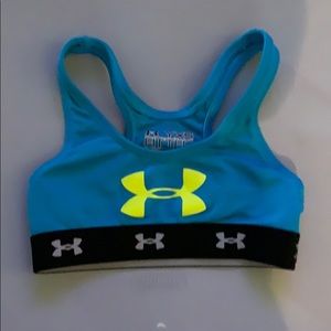 Under Armor Fiitted Youth Sports Bra